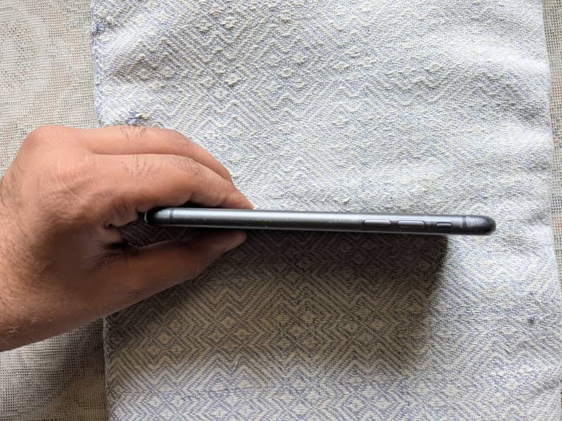 Apple iPhone 11 3