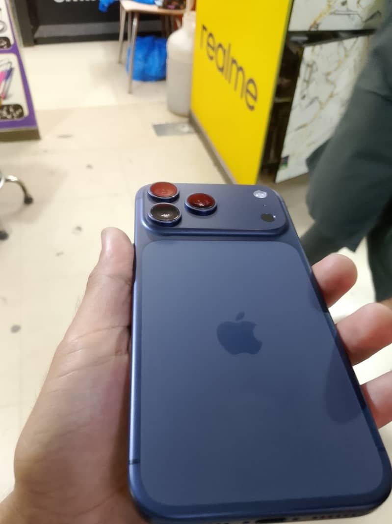 Apple iPhone 17 Pro Max 5