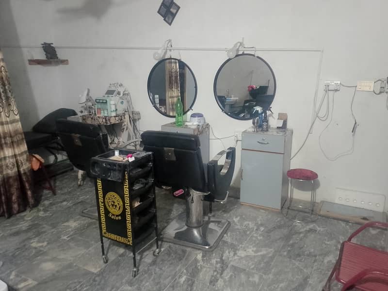 KINZA SALOON 2