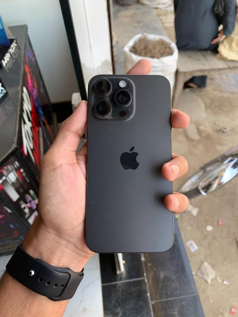 Apple iPhone 15 Pro Max 0