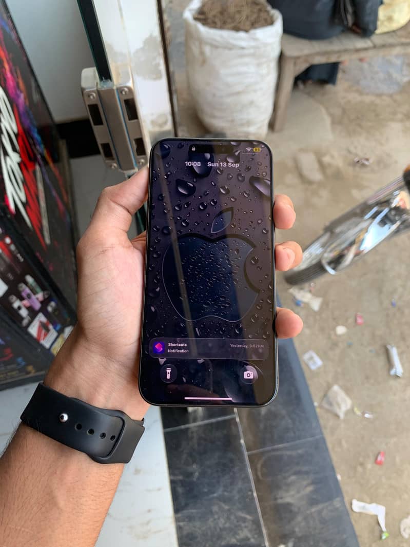 Apple iPhone 15 Pro Max 3
