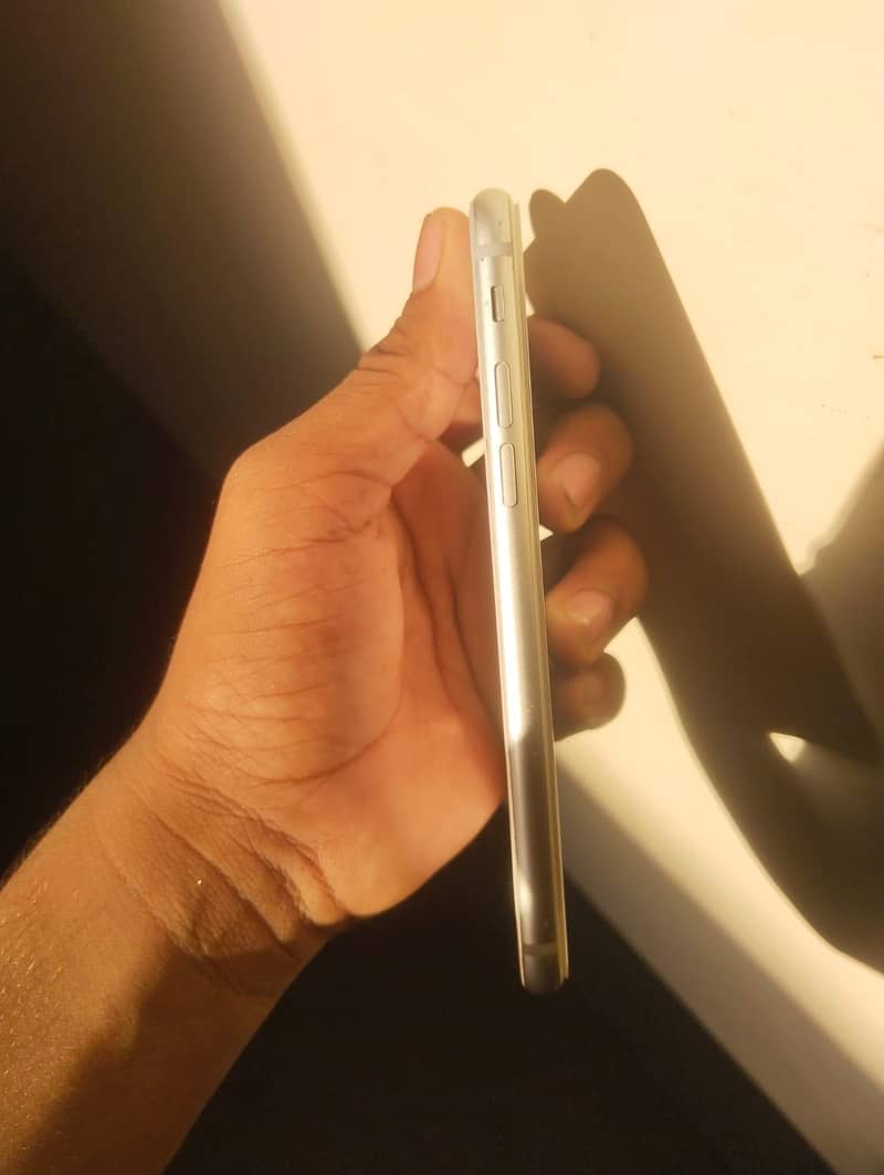 Apple iPhone 8 2