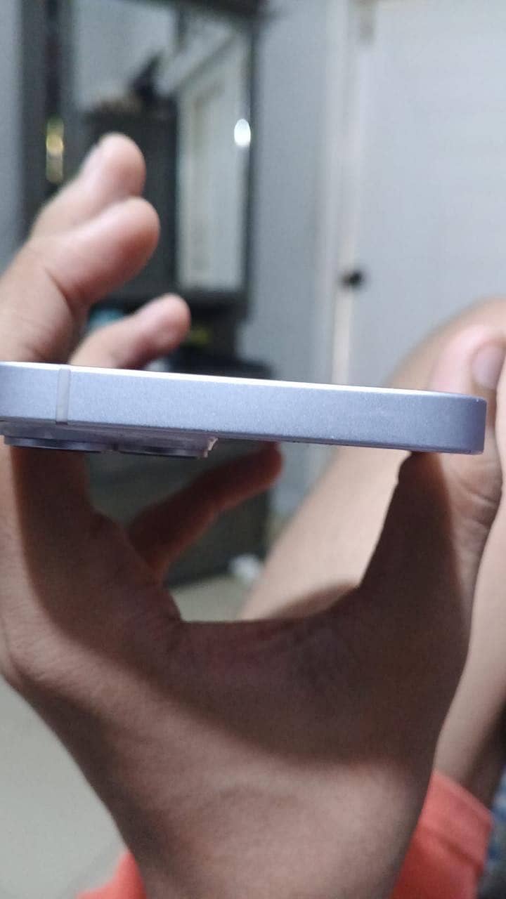 Apple iPhone 14 4