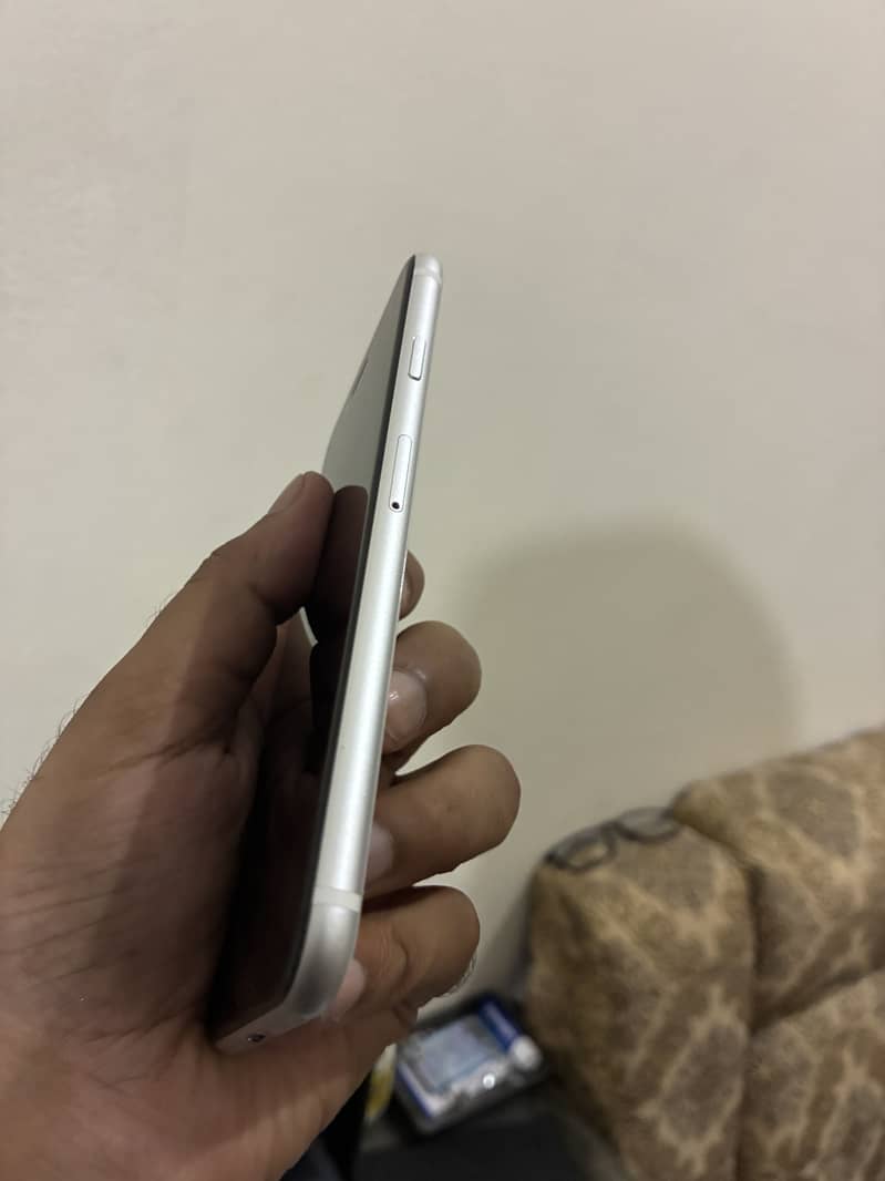 Apple iPhone SE 2020 2