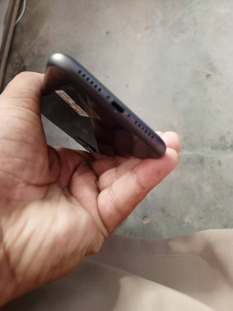 Apple iPhone 11 5
