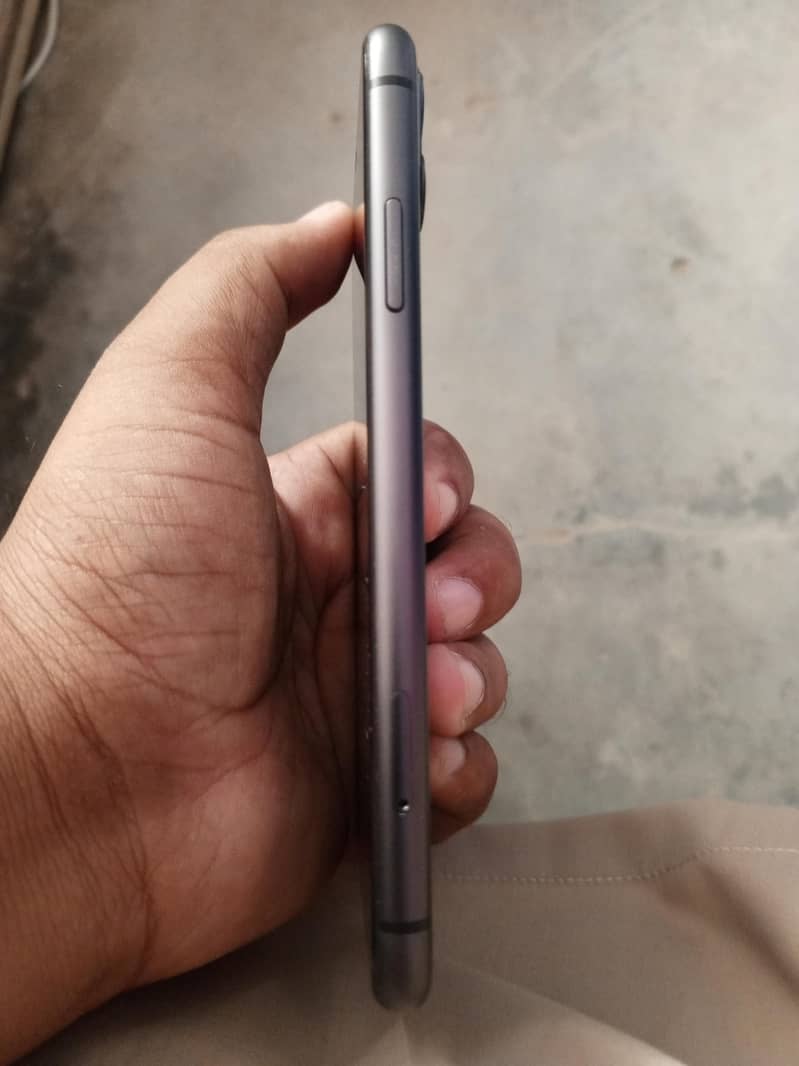 Apple iPhone 11 6
