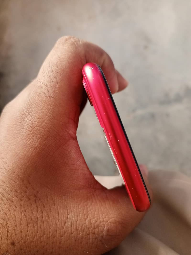 Apple iPhone 11 4