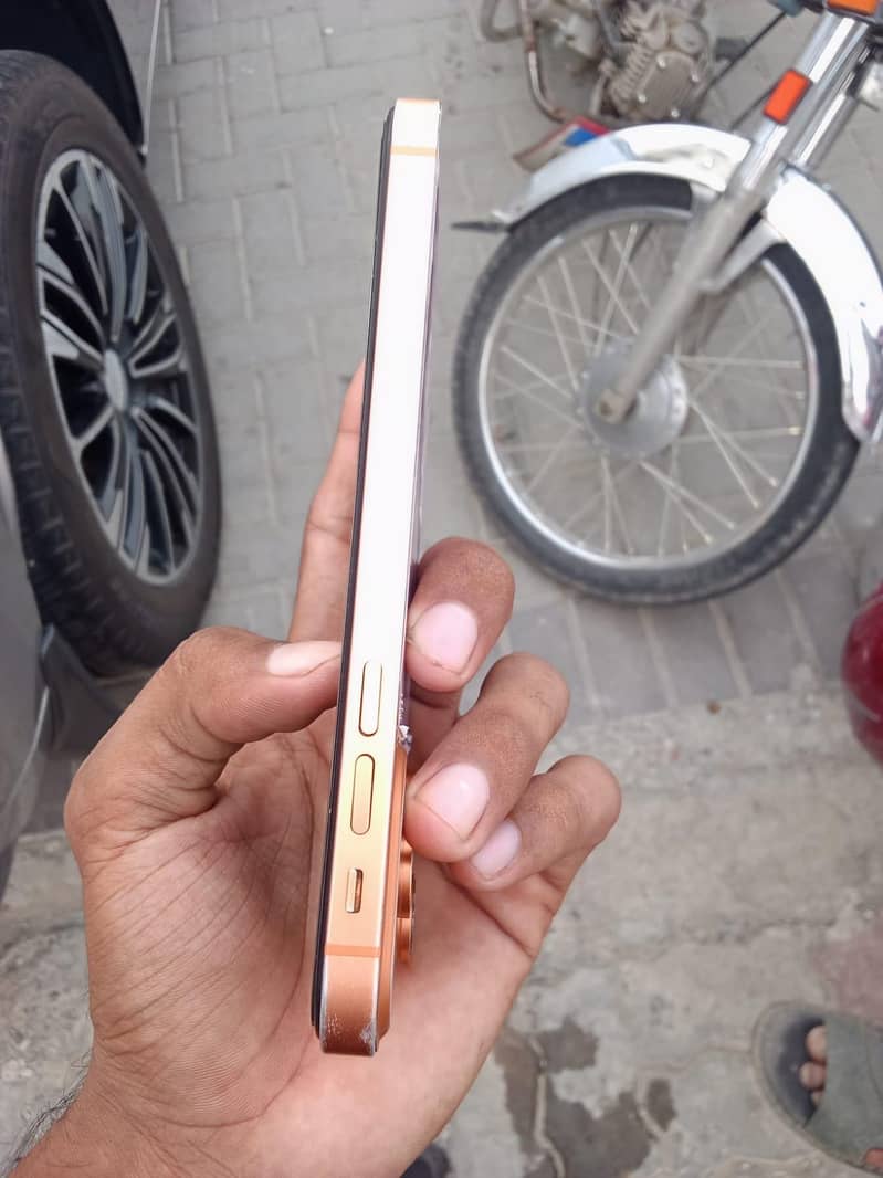 Apple iPhone XR converteted 3