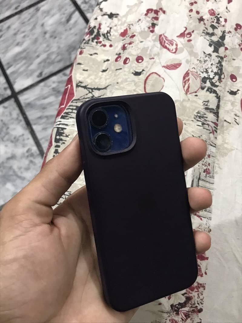 Apple iPhone 12 mini 1