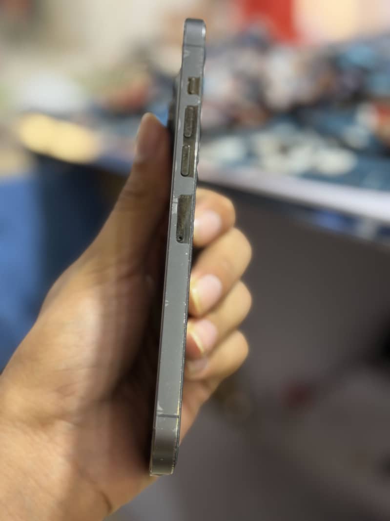 Apple iPhone 13 Pro Max 11