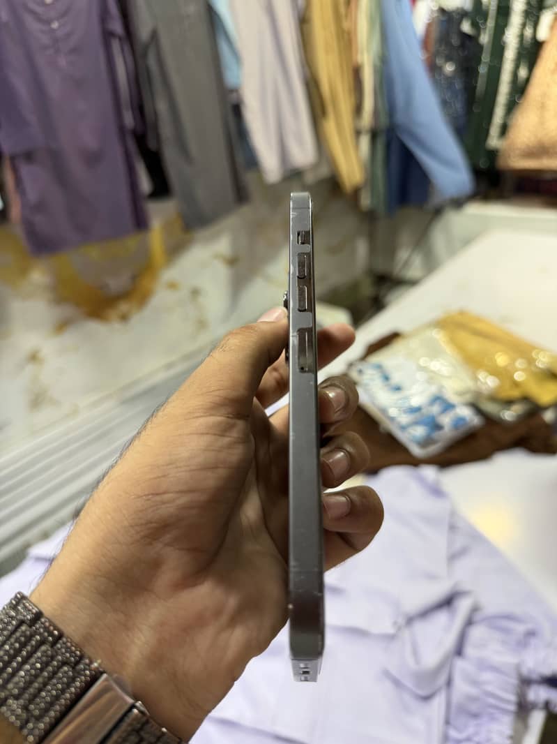 Apple iPhone 13 Pro Max 14