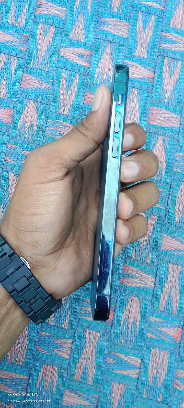 iphone 12 pro 2