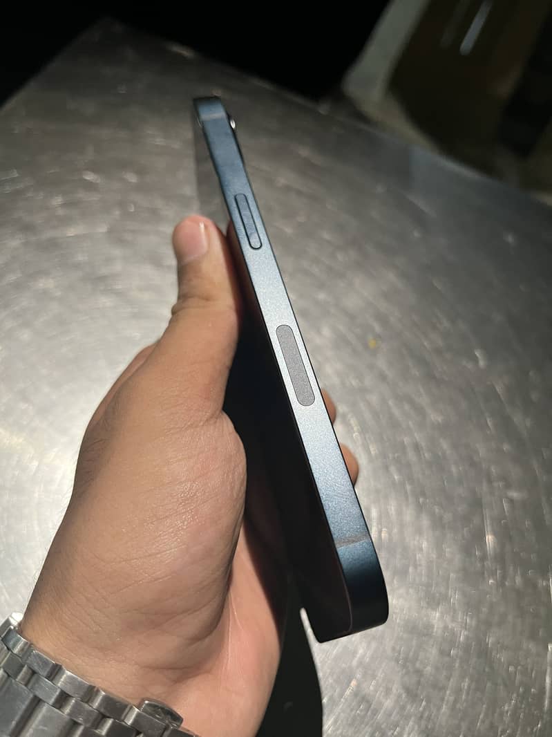 Apple iPhone 13 1