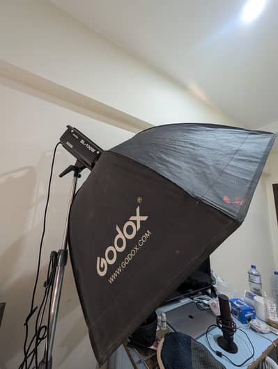 Godox SL 100-w with stand and  softbox