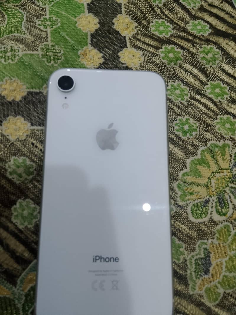 Apple iPhone XR 0