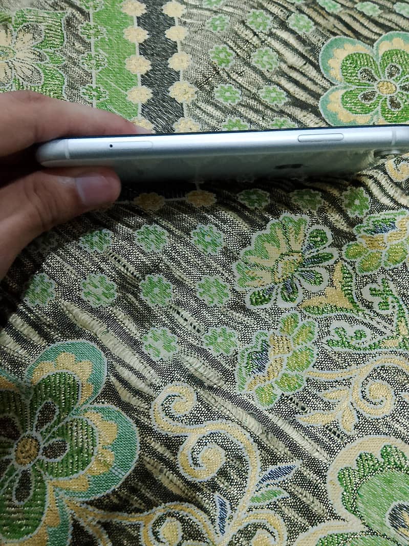 Apple iPhone XR 3