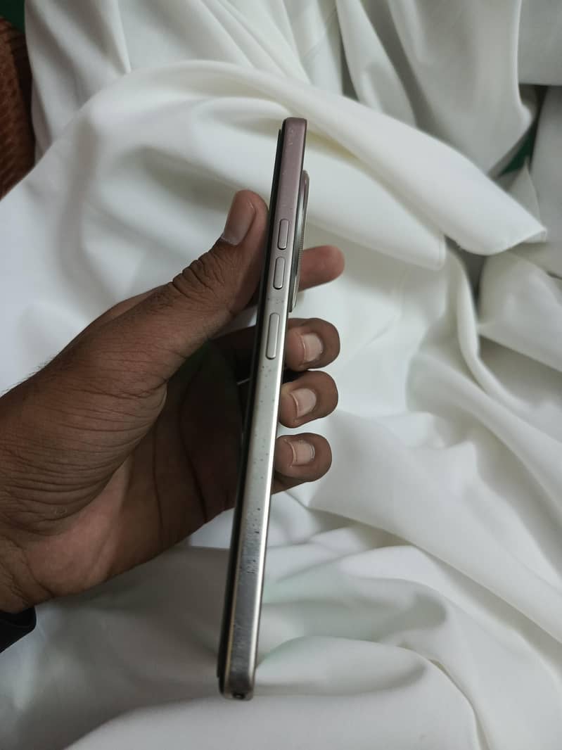 Tecno CAMON 30 1