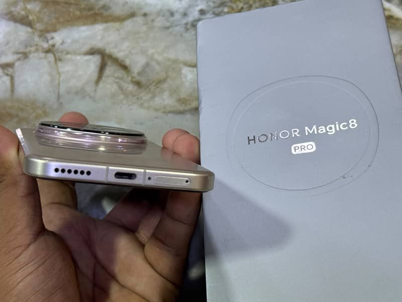 Honor Magic 8 Pro 7