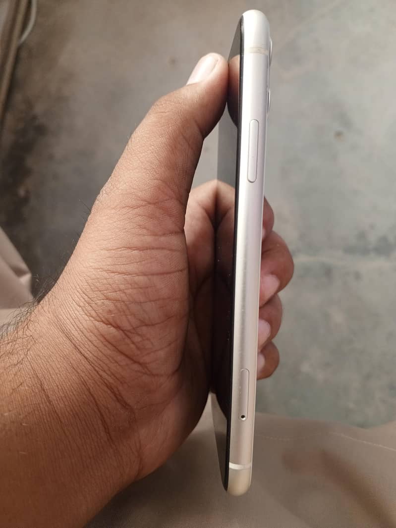 Apple iPhone 11 2