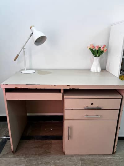 Study table / Office table / Workstation
