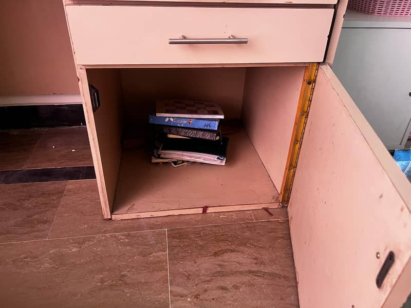 Study table / Office table / Workstation 4