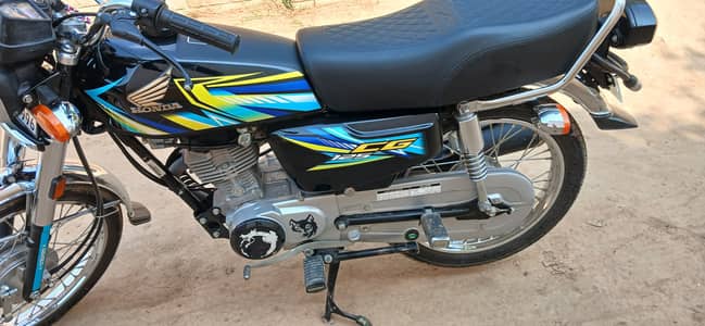 Honda 125 for sale colour black 03010504448