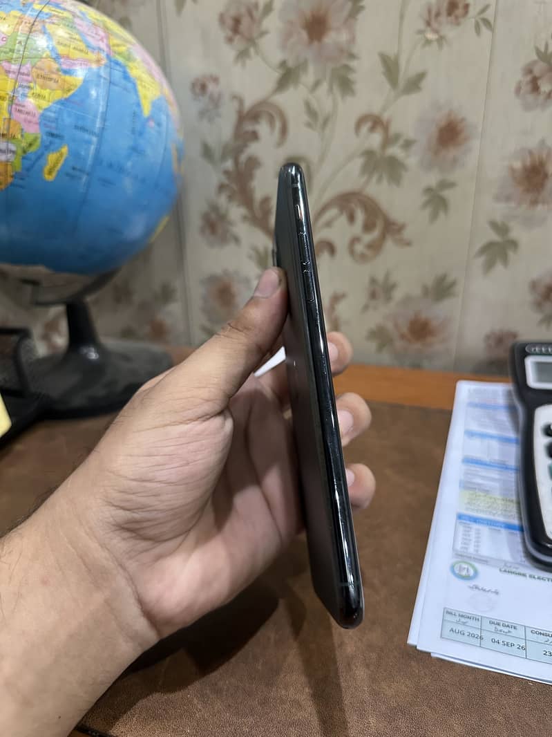 Apple iPhone 11 Pro Max 3