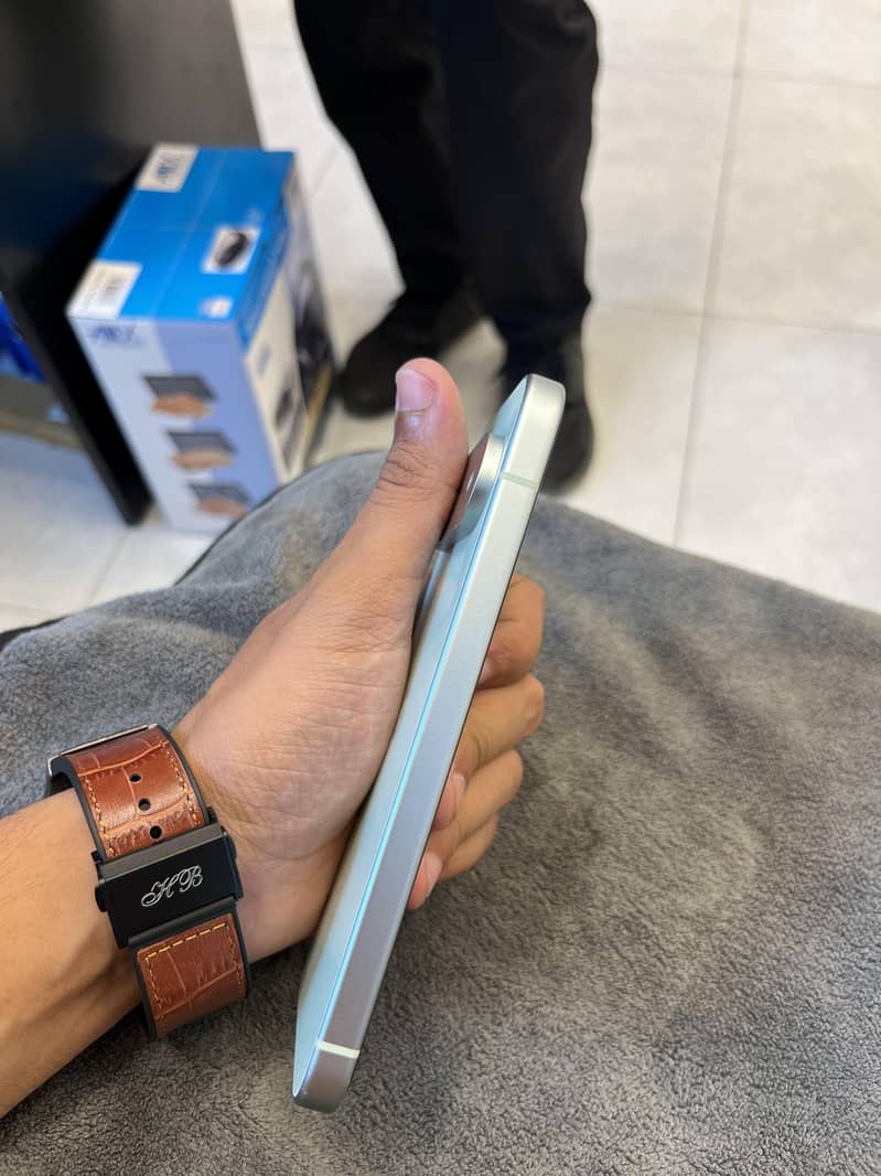 Google Pixel 9 4