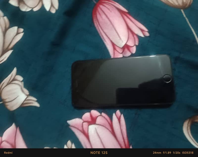 Apple iPhone SE 2 1