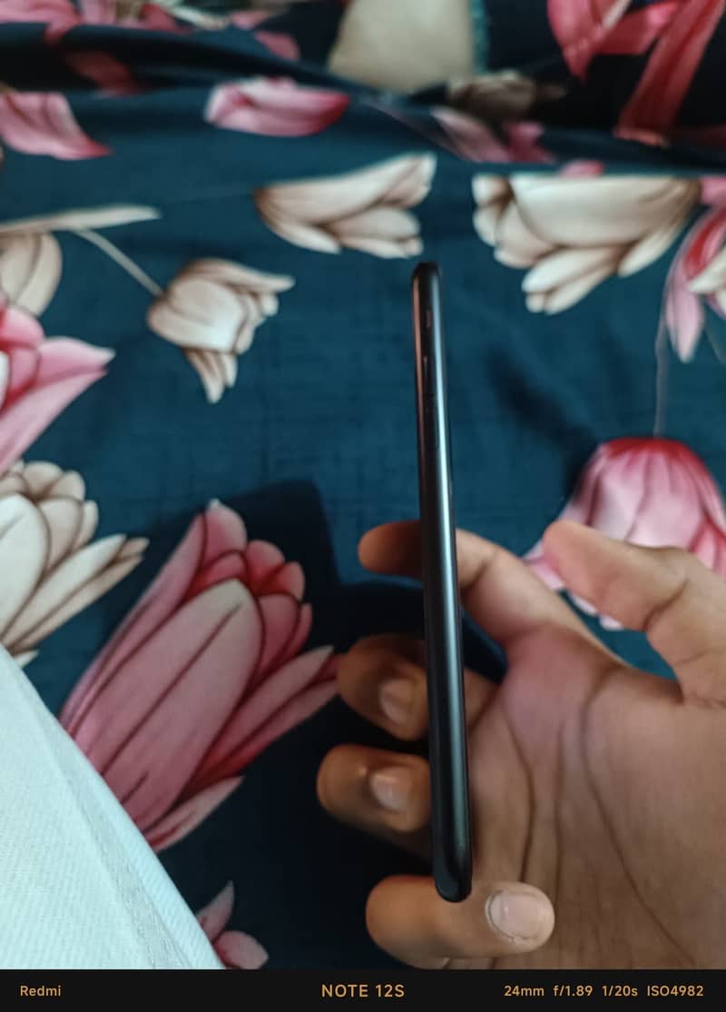 Apple iPhone SE 2 2