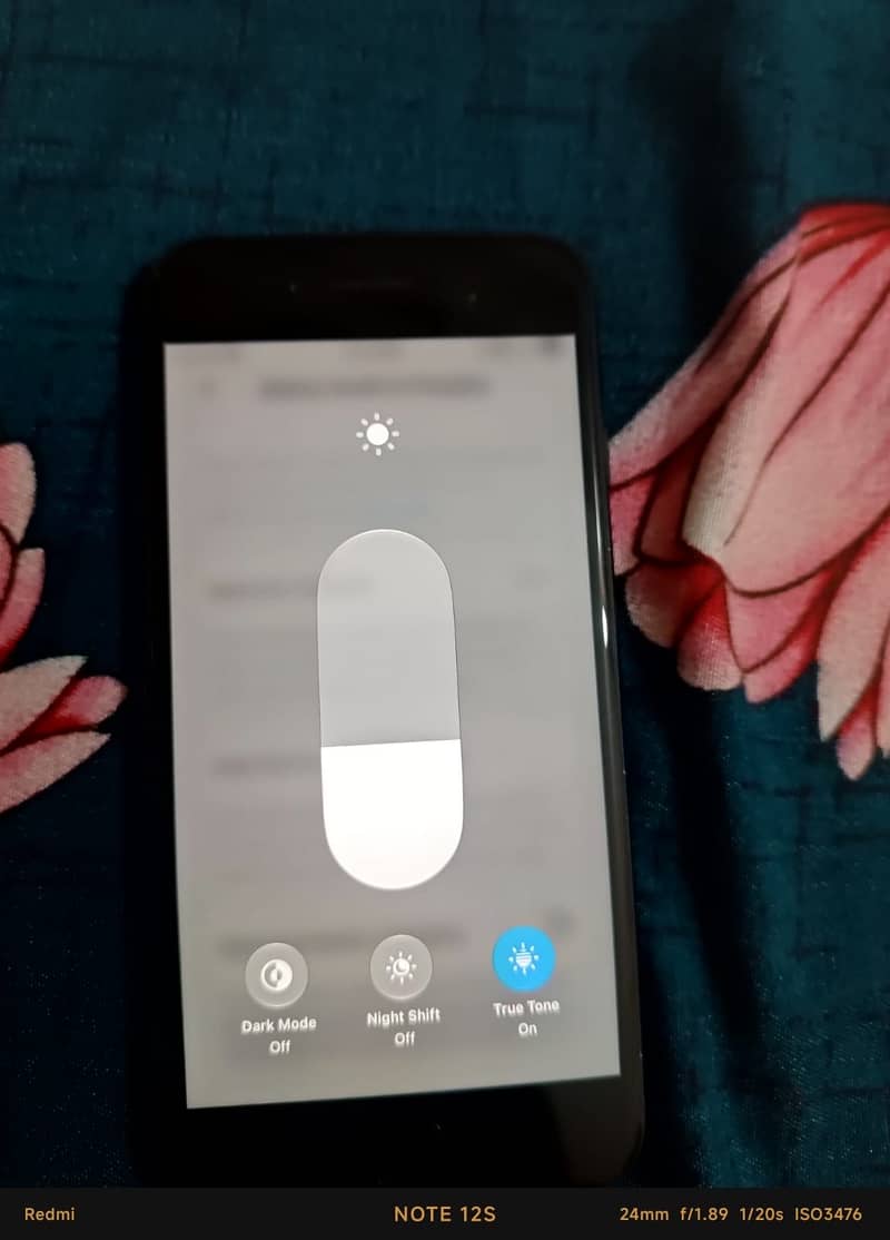 Apple iPhone SE 2 6