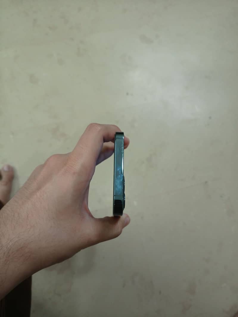 Apple iPhone 12 Pro 4
