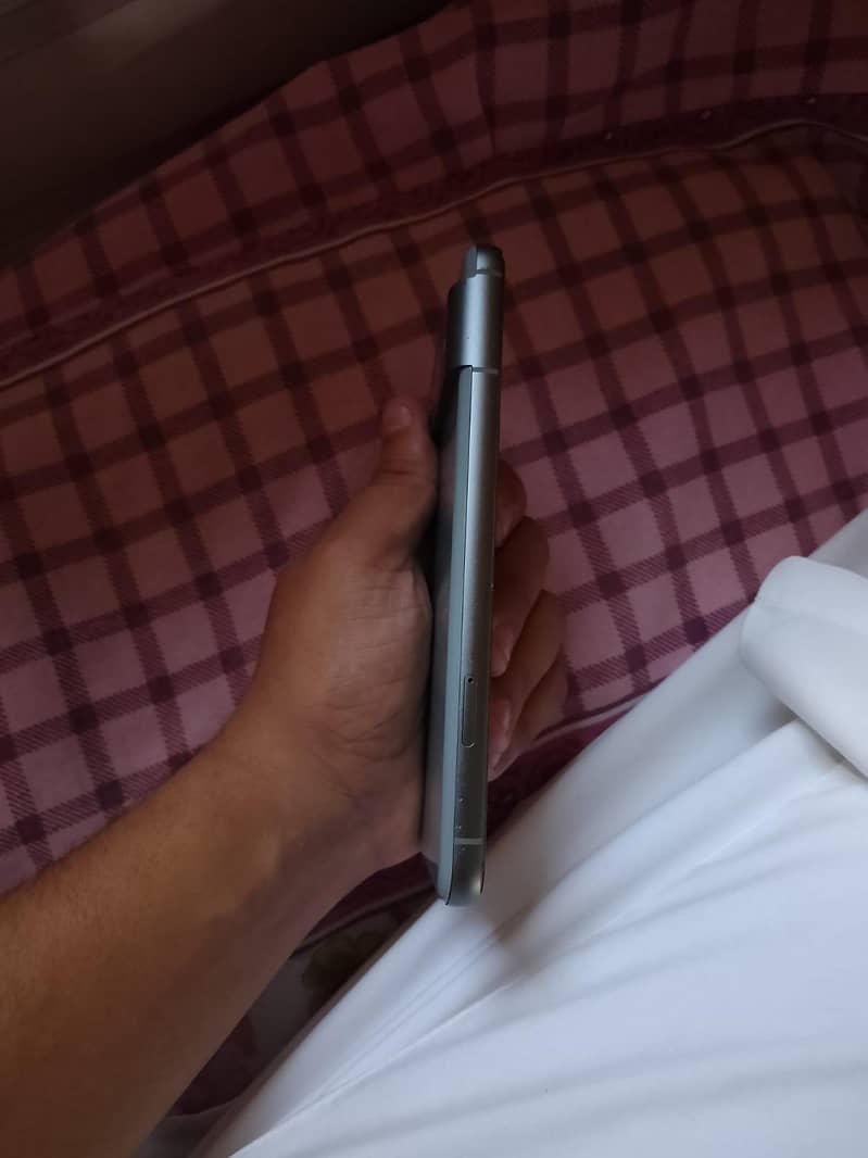 Google Pixel 8 3
