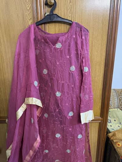 slightly used chiffon suit ideal for parties