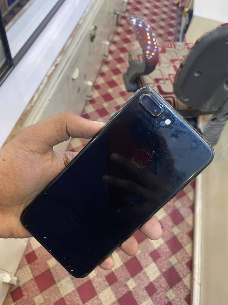 Apple iPhone 7 Plus 3