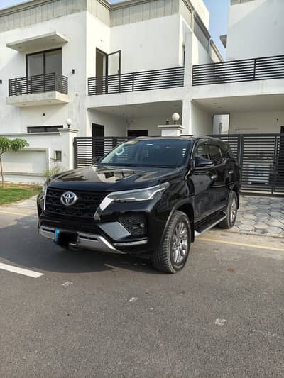 Toyota Fortuner V 2021