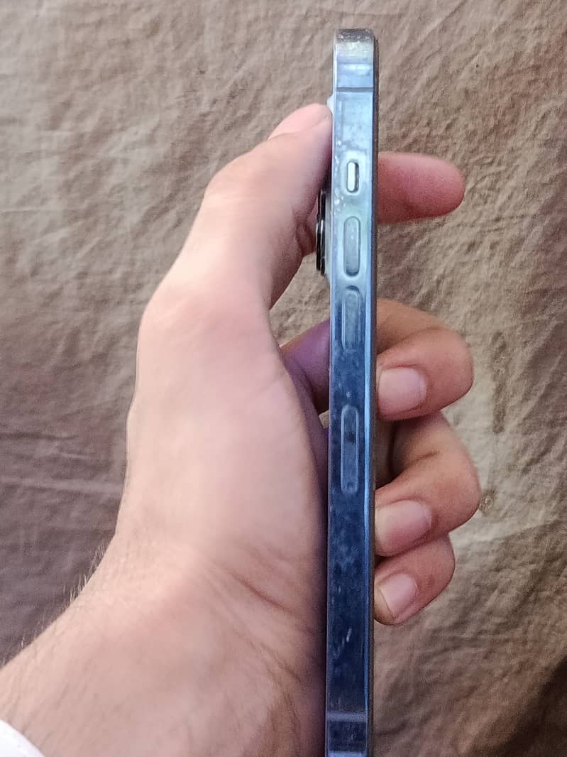 Apple iPhone 13 Pro 2