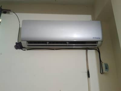 urgent sale our 1.5 Ton Haier DC INVERTOR AC 03016575297