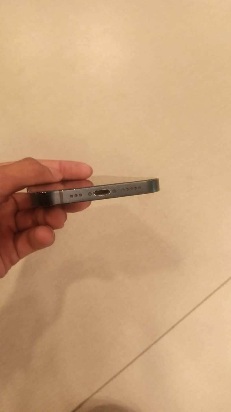 Apple iPhone 12 1
