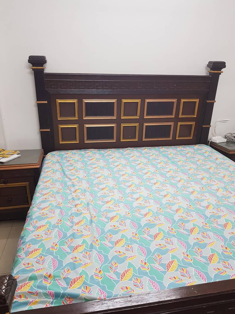 Bed  and Dressing Table 3