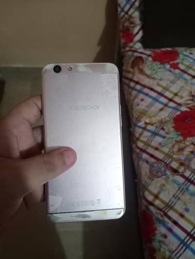 OPPO F1s