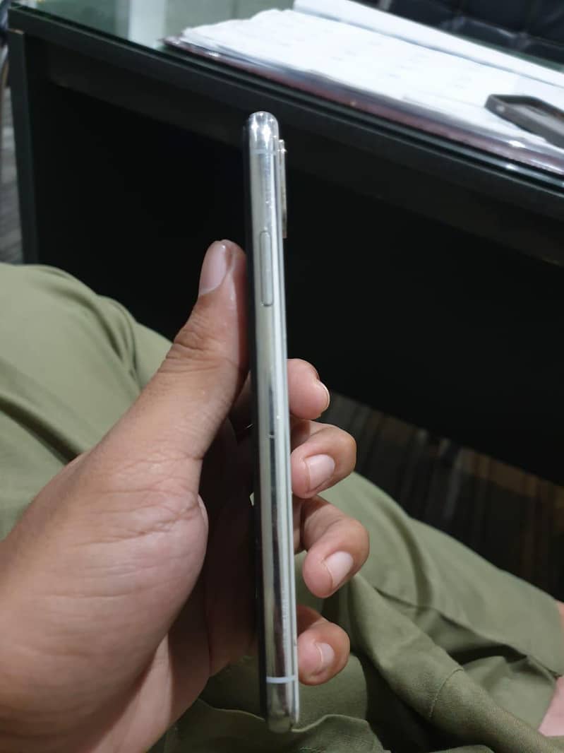 Apple iPhone X 2