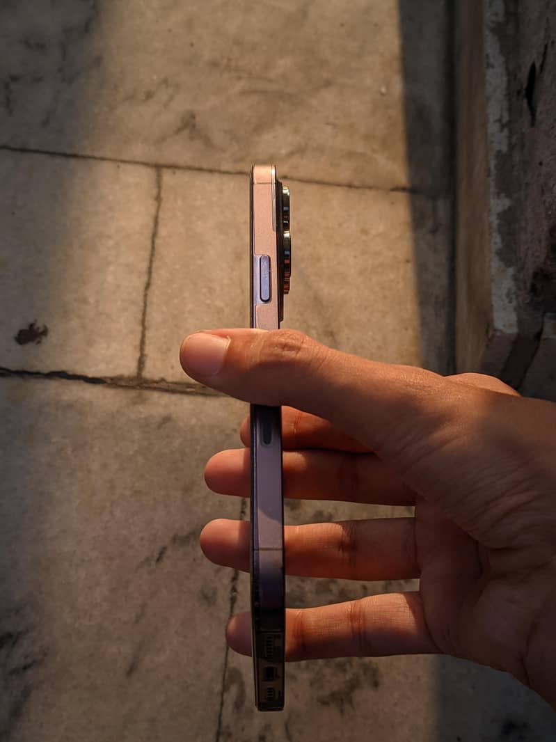 Apple iPhone 14 Pro Max 4