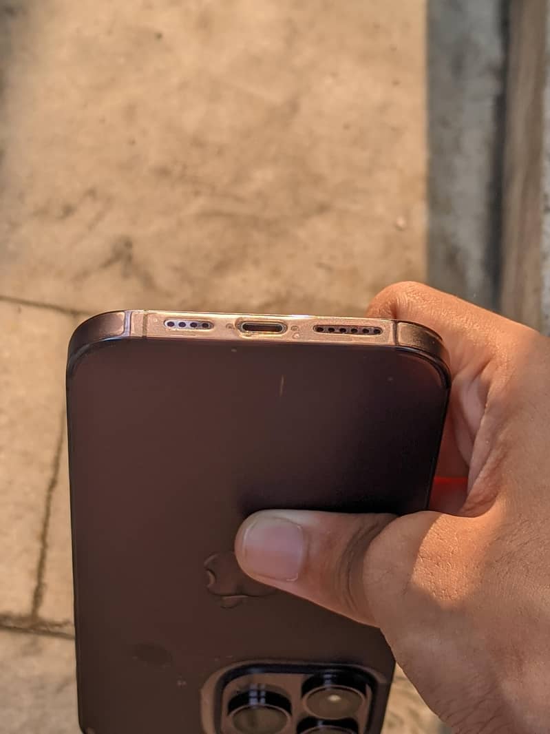 Apple iPhone 14 Pro Max 6