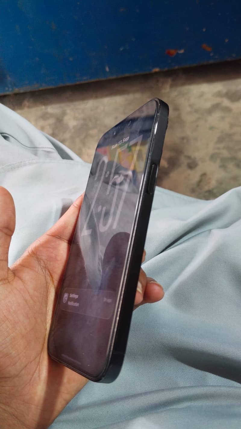 Apple iPhone 14 Pro Max 1