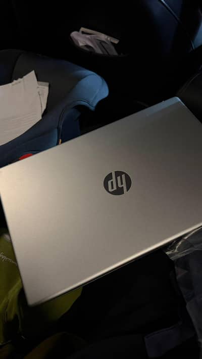 HP core ultra5 225U