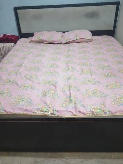 King size bed