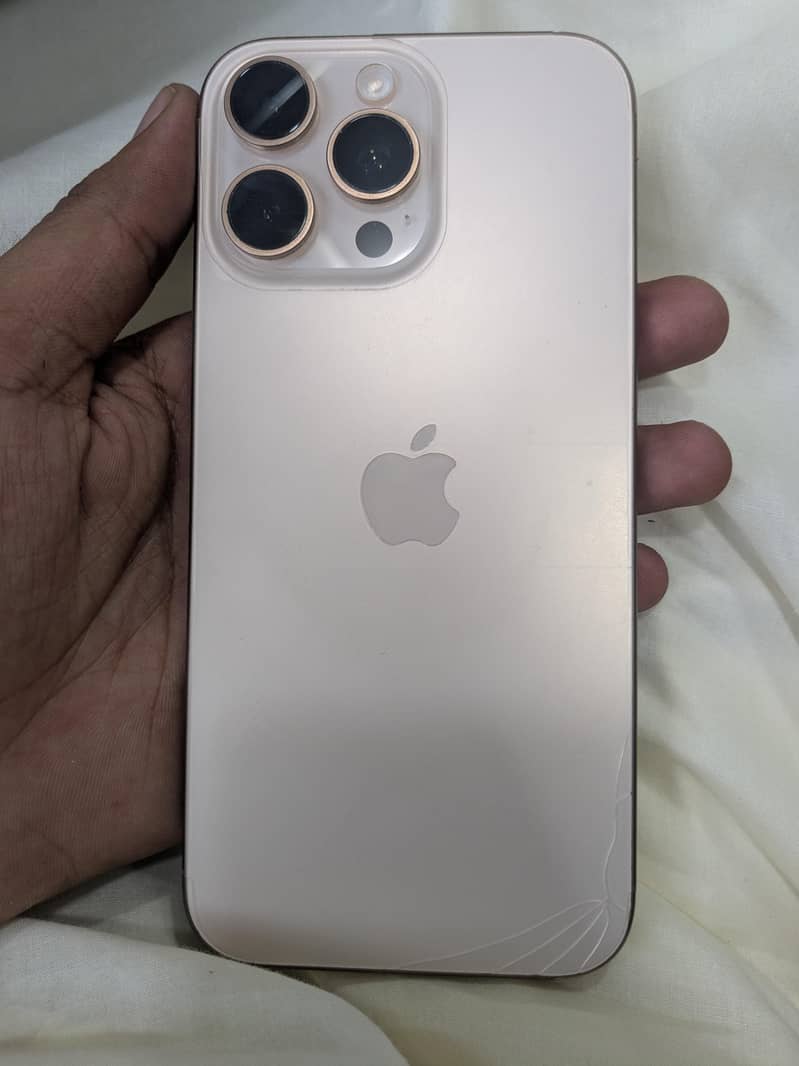 Apple iPhone 16 Pro Max 1