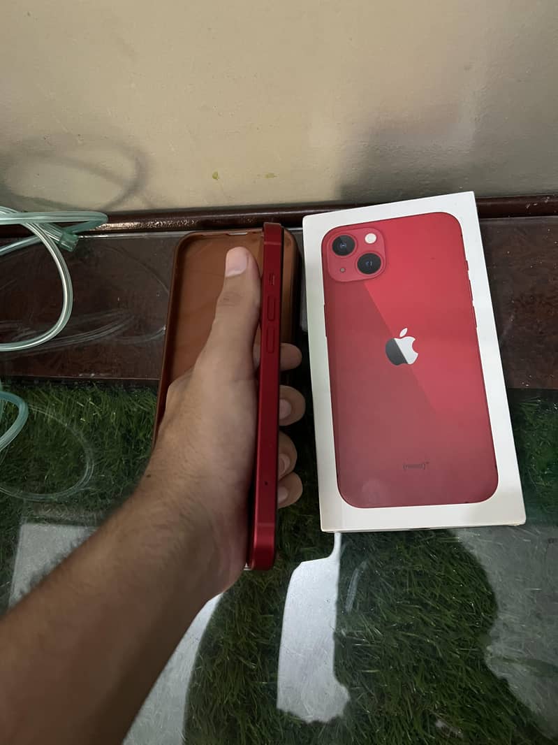Apple iPhone 13 4