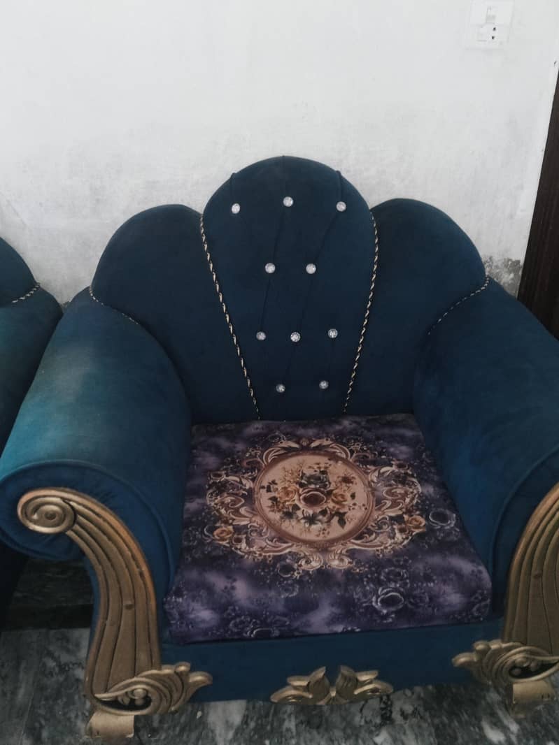 sofas set in good condition 0